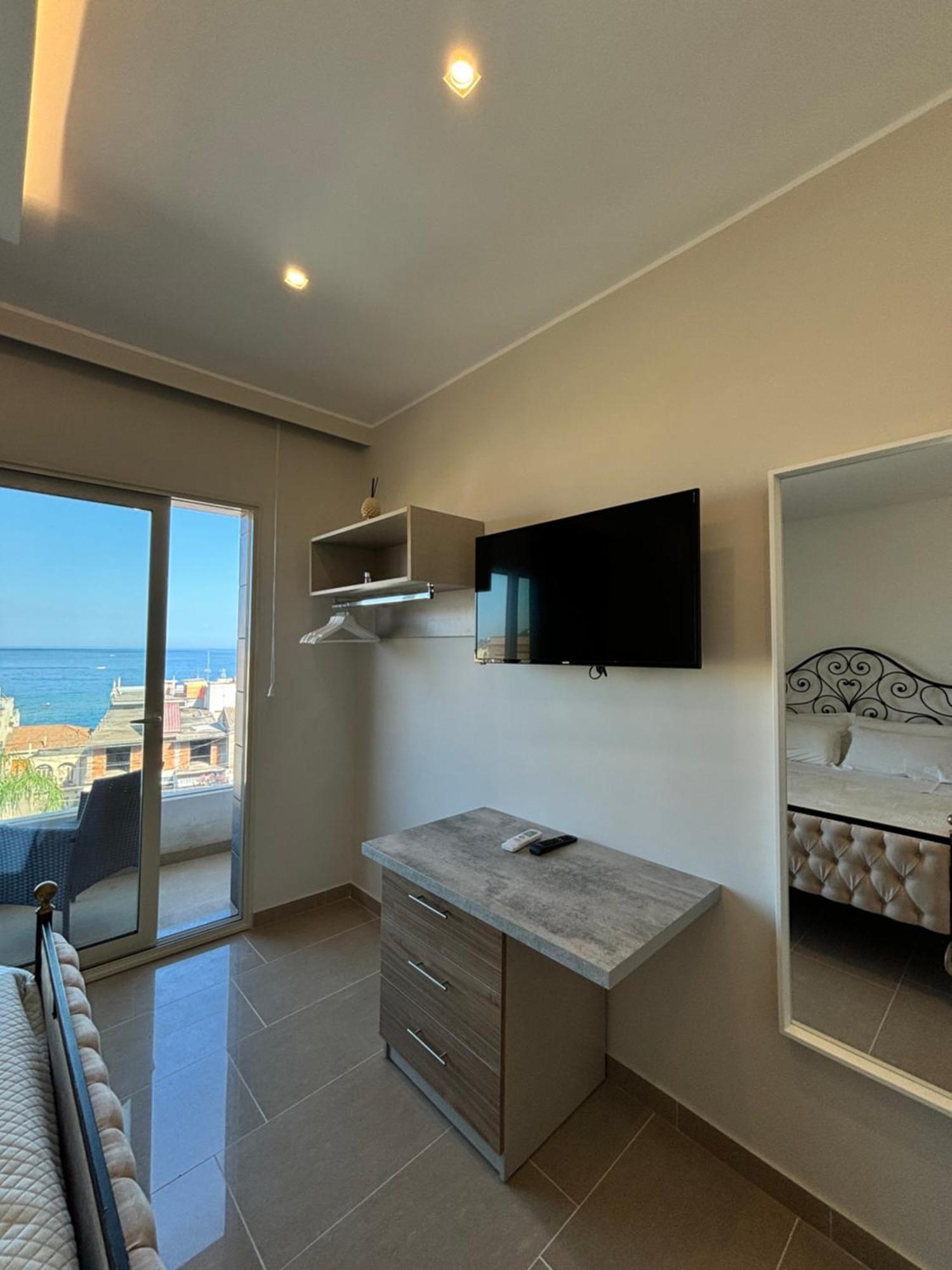 Ig - "Villa Don Antonio" Apartments Giardini Naxos Exterior photo