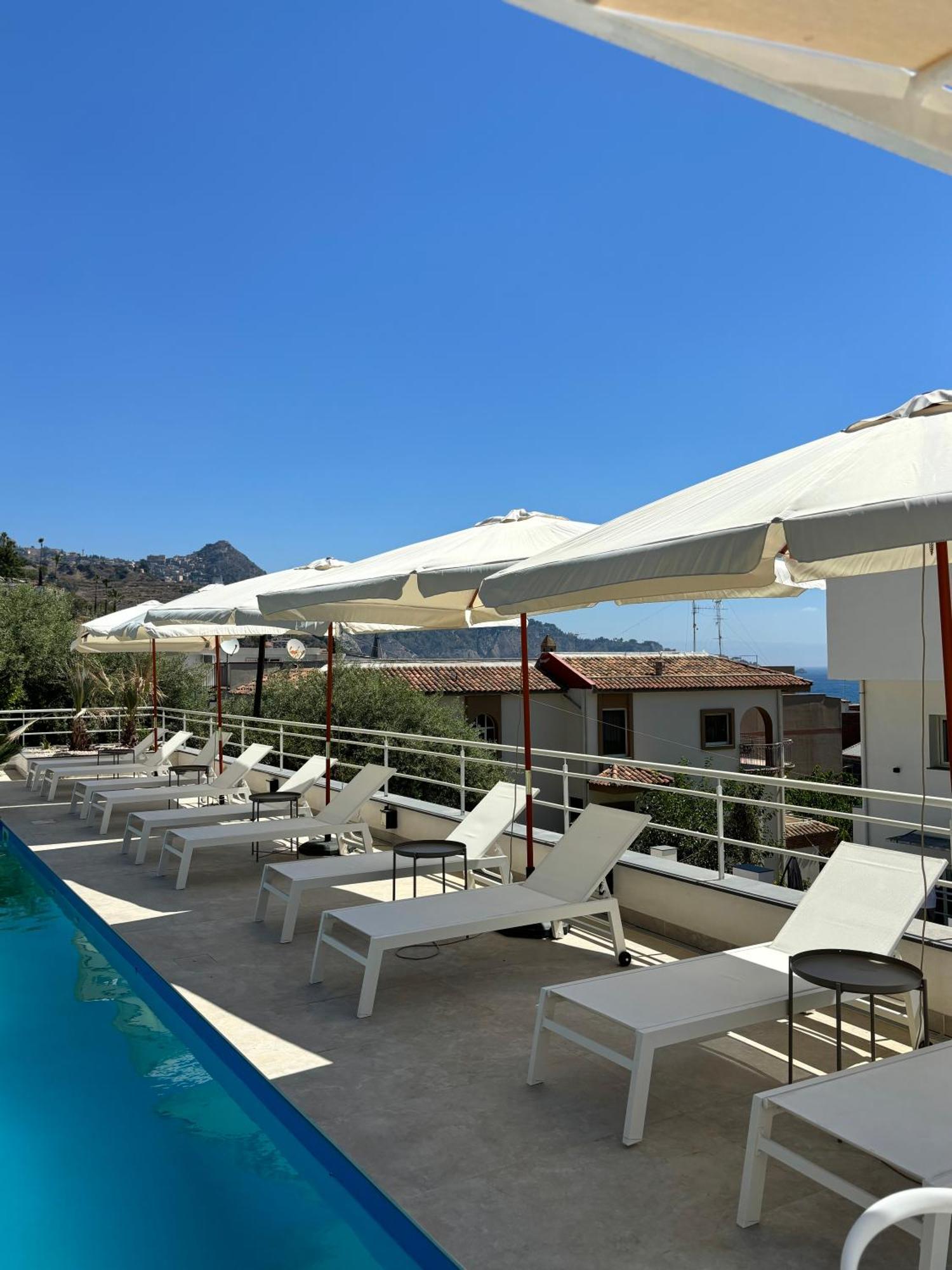 Ig - "Villa Don Antonio" Apartments Giardini Naxos Exterior photo
